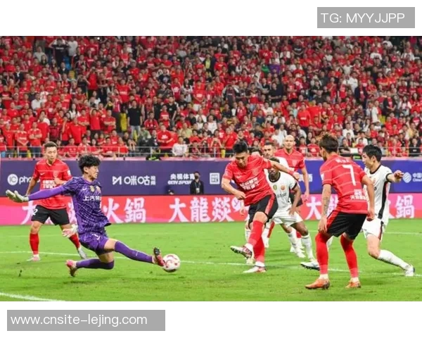 上海申花在中超第29轮以1-0小胜深圳新鹏城成功夺得重要三分