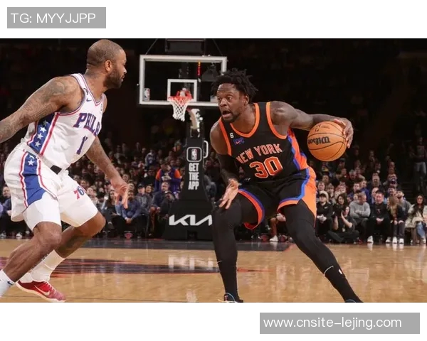 兰德尔第三节火力全开单节砍下10分助力球队前三节拿到23分表现抢眼