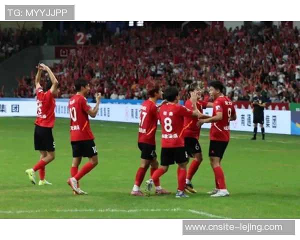 南通队禁区外惊艳凌空抽射中框金成民倒勾补射精彩破门